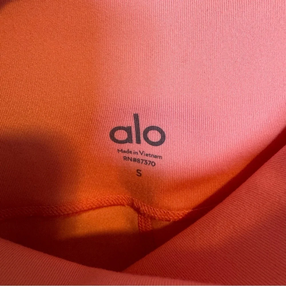 ALO Yoga pink am